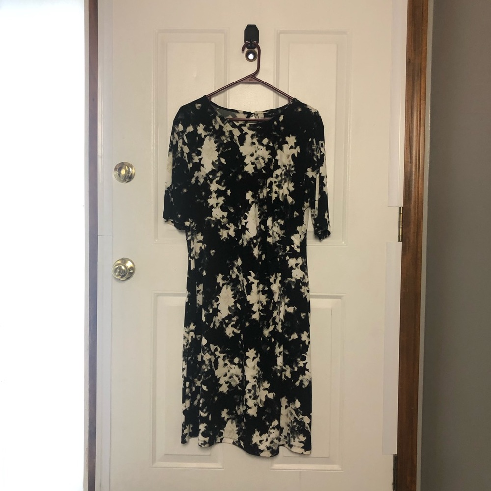 Floral Print Black And White MIDI Dress with gathered waist Comfortable